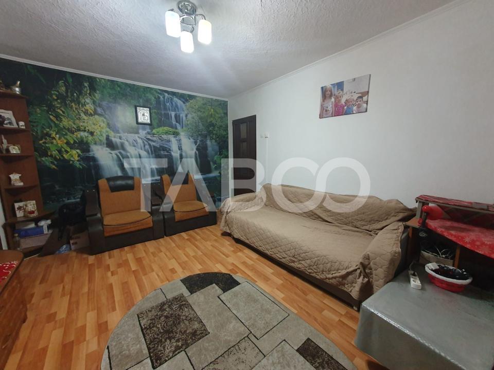 Apartament semidecomandat 2 camere parter 45 mpu Zona Tudor 