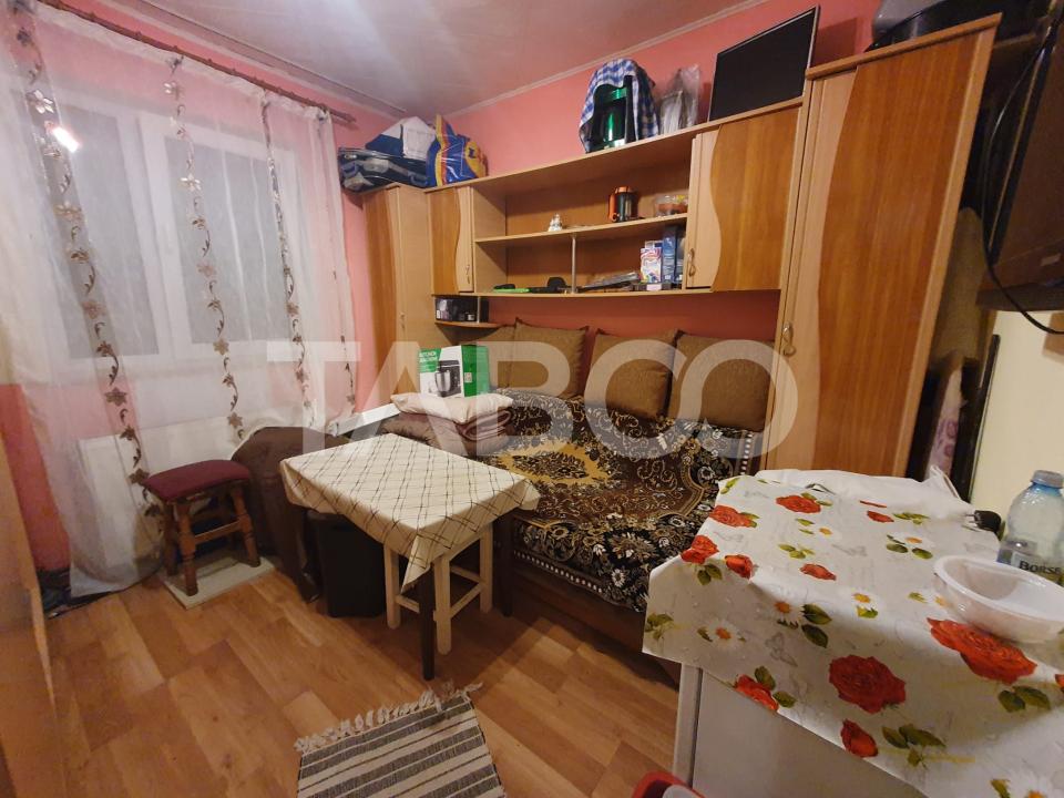 Apartament semidecomandat 2 camere parter 45 mpu Zona Tudor 