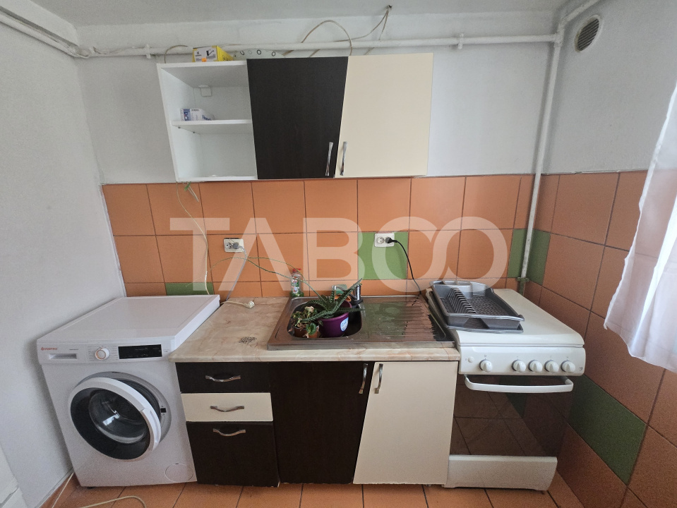 Apartament semidecomandat de vanzare 51mp zona Vasile Aaron Sibiu