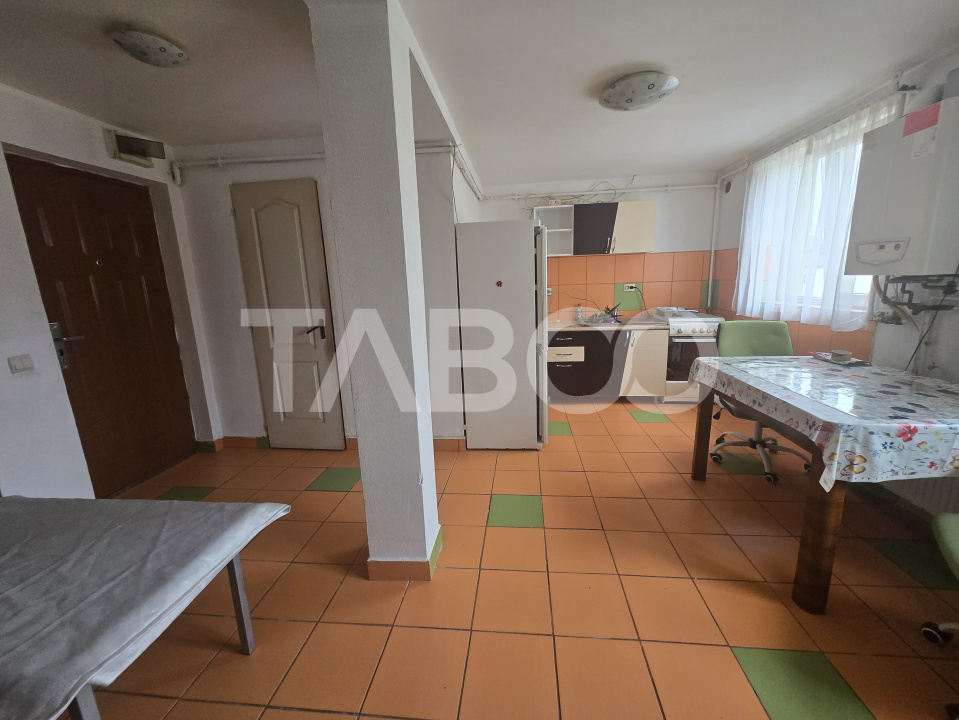 Apartament semidecomandat de vanzare 51mp zona Vasile Aaron Sibiu