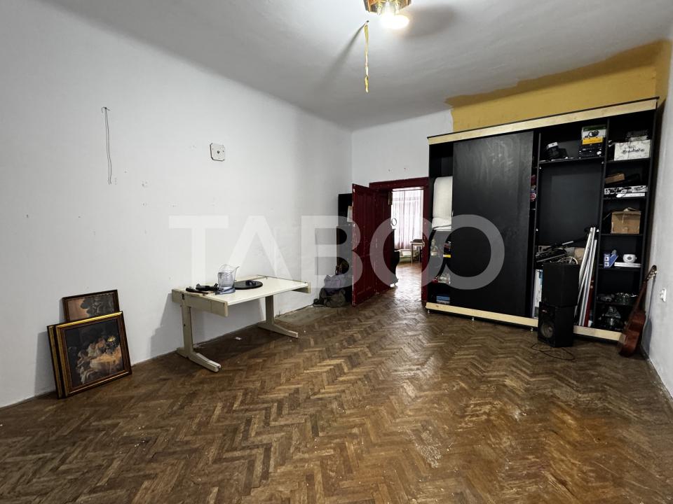 Apartament si garsoniera cu 4 camere 2 bai 109 mp Centrul Istoric