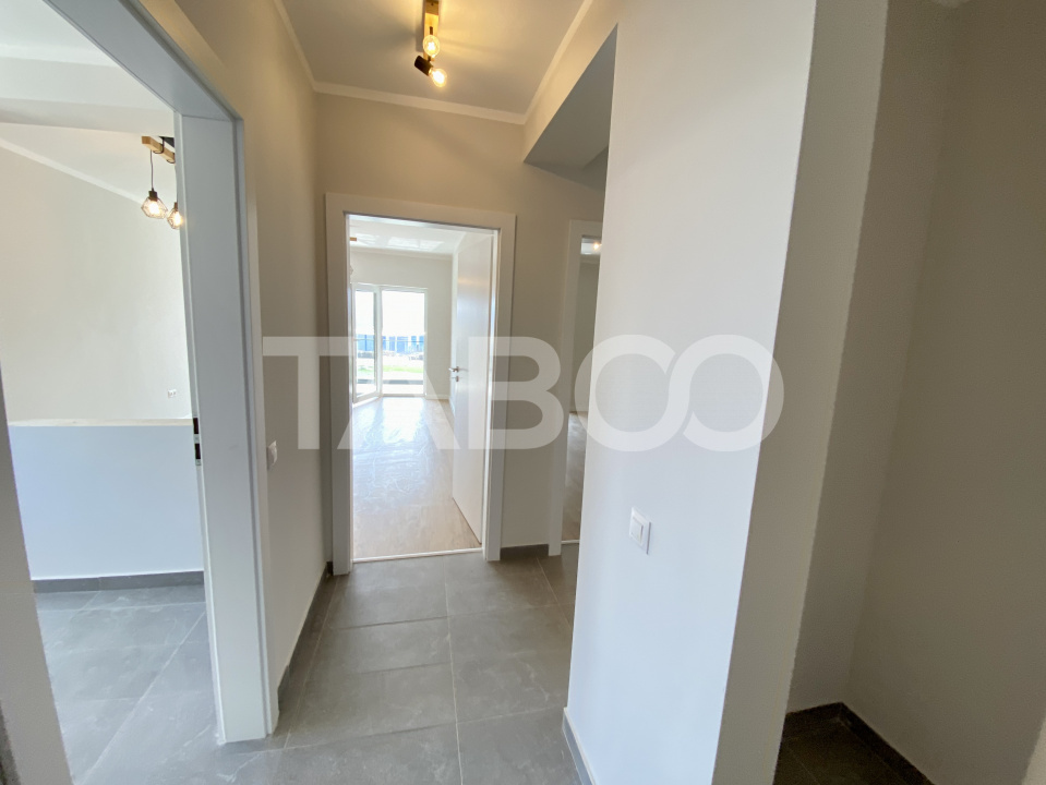 Apartament spatios cu 3 camere 2 bai si terasa de 15 mp - COMISION 0%