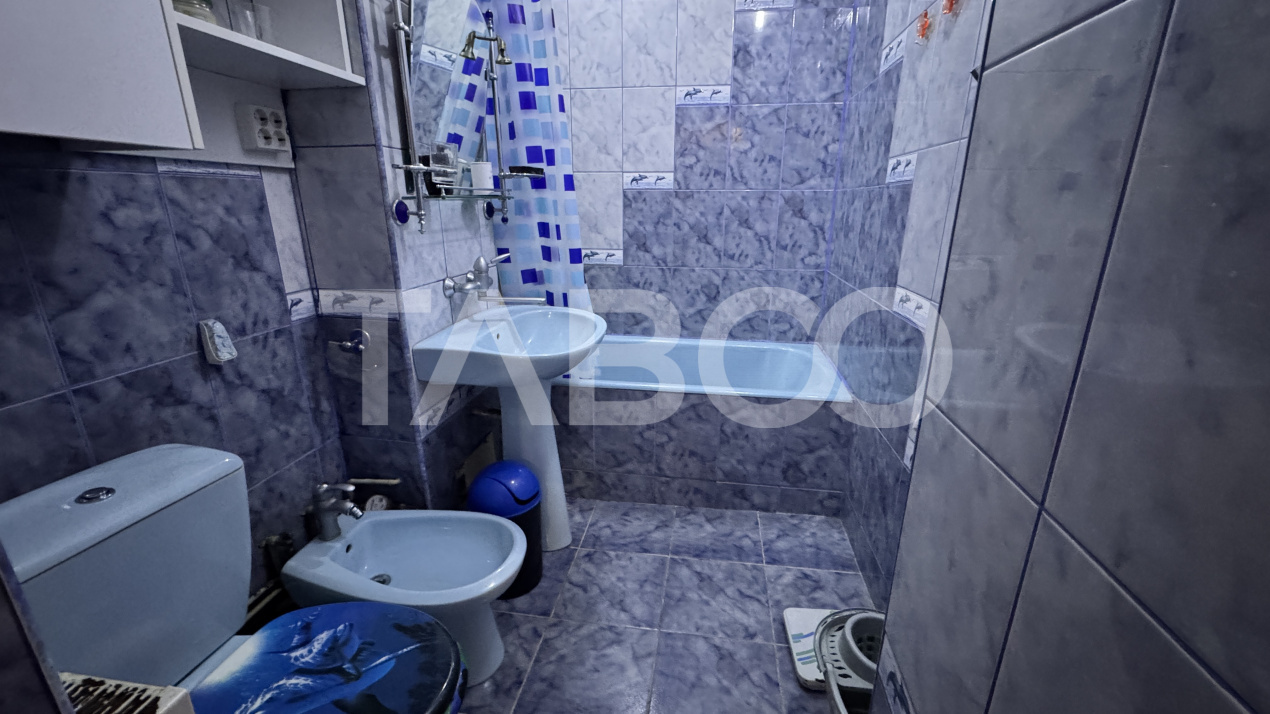 Apartament spatios cu 4 camere mobilat utilat 80mpu Turnisor Sibiu