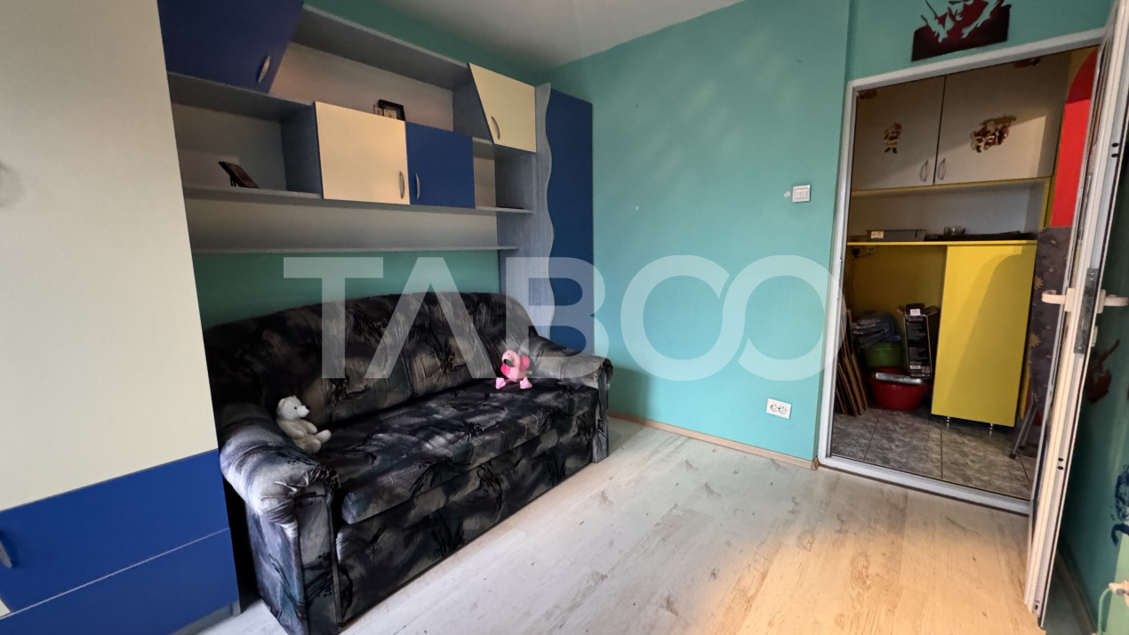 Apartament spatios cu 4 camere mobilat utilat 80mpu Turnisor Sibiu