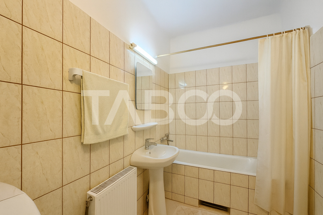 Apartament spatios de vanzare cu 3 camere la etajul 1 in Orasul de Jos