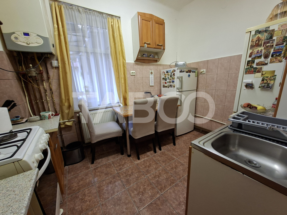 Apartament spatios de vanzare cu 3 camere la etajul 1 in Orasul de Jos
