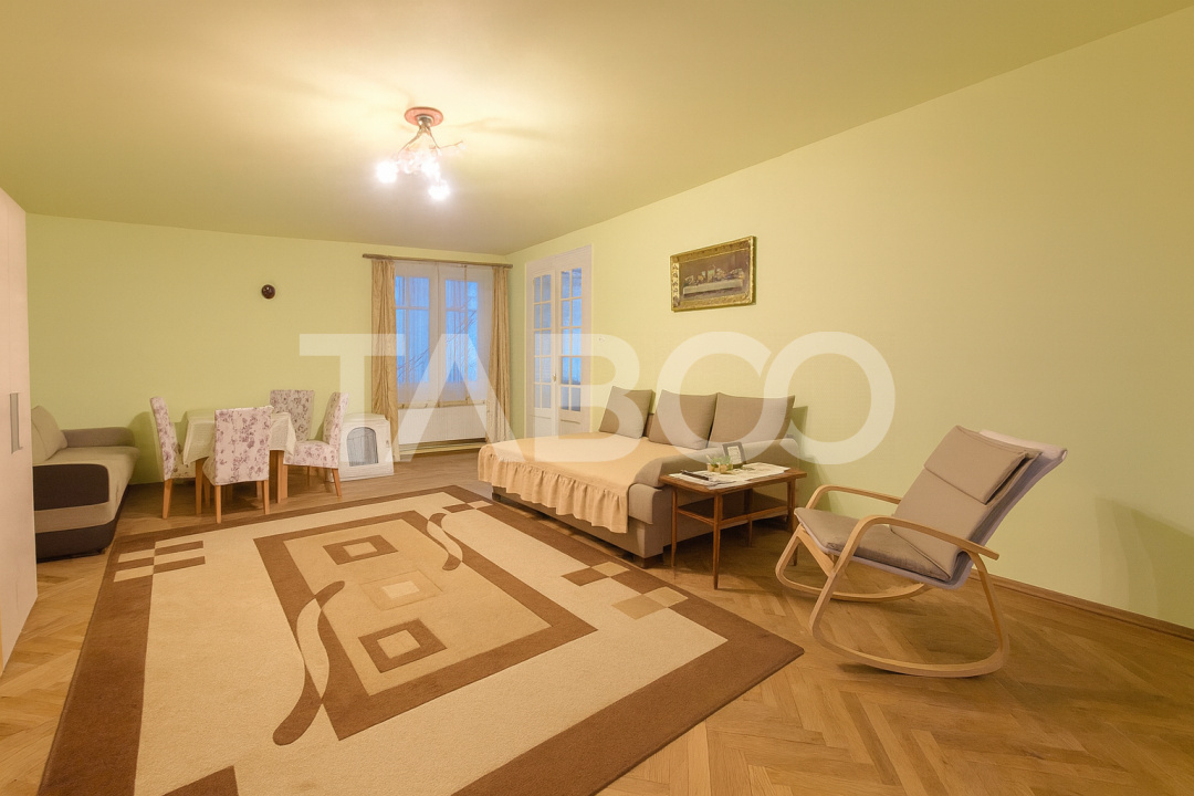 Apartament spatios de vanzare cu 3 camere la etajul 1 in Orasul de Jos