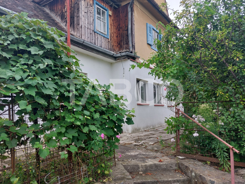 Apartament spatios la casa gradina 140 mp zona Livezii Cisnadie