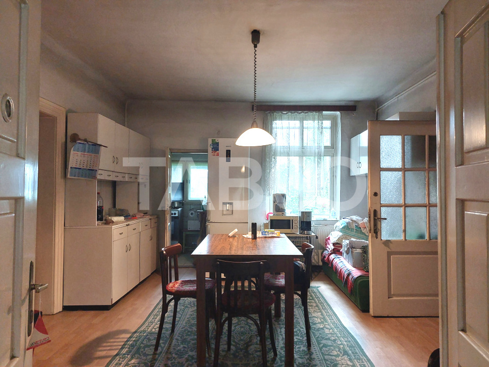 Apartament spatios la casa gradina 140 mp zona Livezii Cisnadie