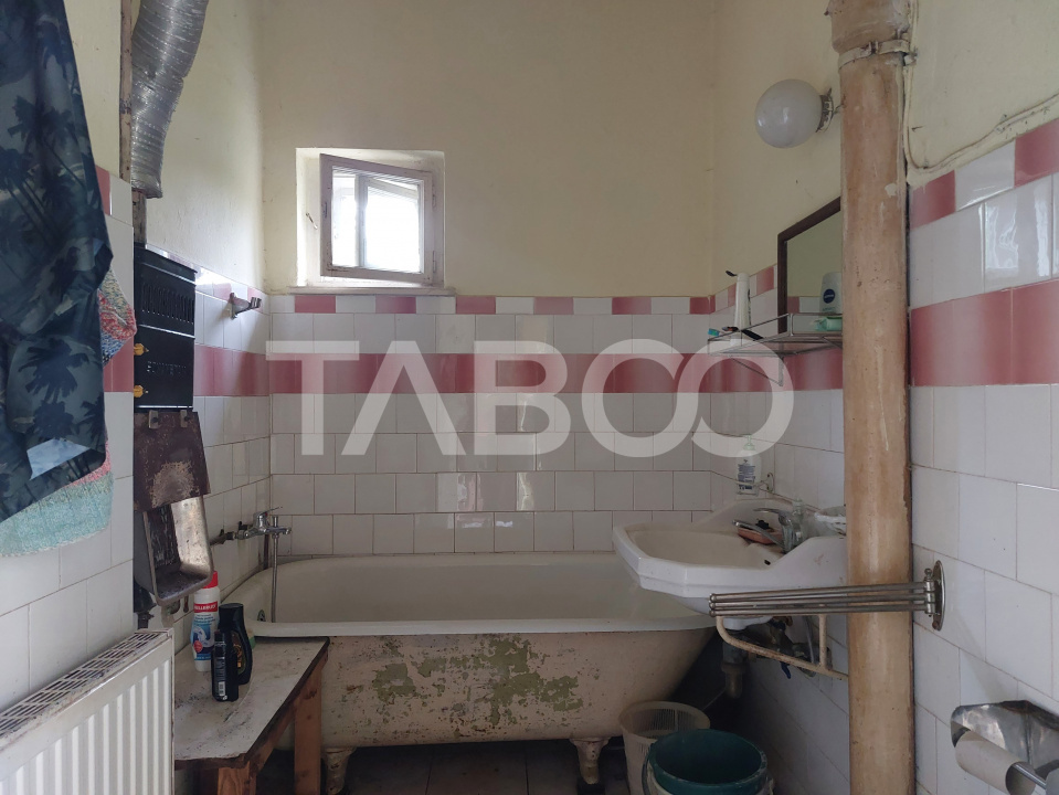 Apartament spatios la casa gradina 140 mp zona Livezii Cisnadie