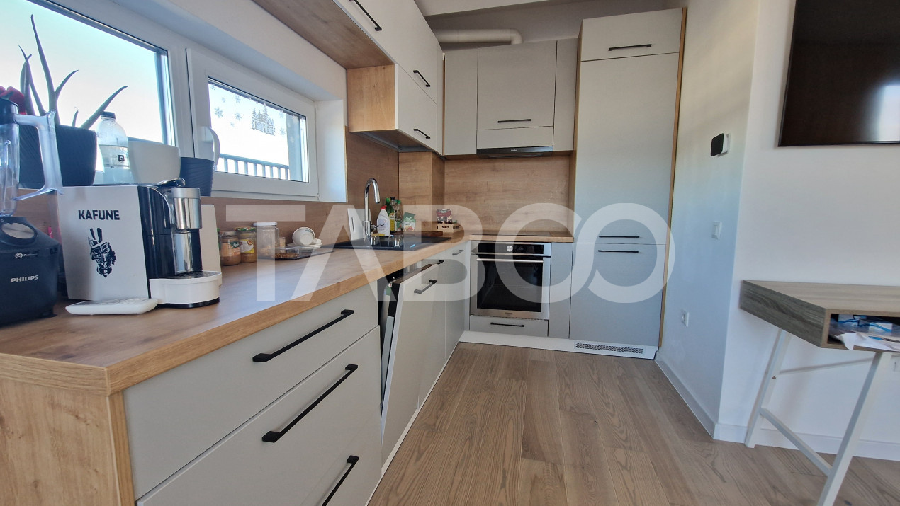Apartament tip penthouse de inchiriat 3 camere 2 bai - terasa mare