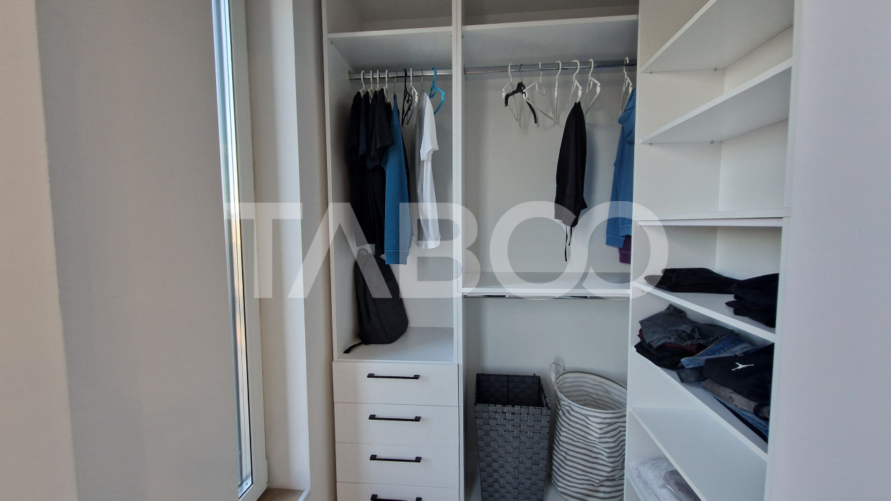 Apartament tip penthouse de inchiriat 3 camere 2 bai - terasa mare