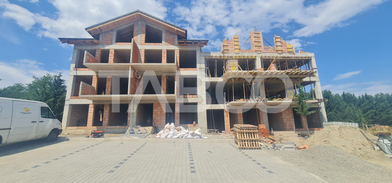 Apartamente cu curte langa padure priveliste spre munti si liniste