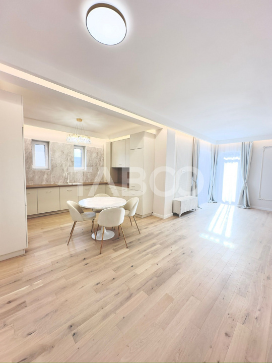 Apartamnent de tip penthouse cu 3 camere ultrafinisat in Floresti