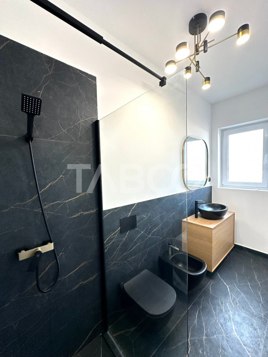 Apartamnent de tip penthouse cu 3 camere ultrafinisat in Floresti