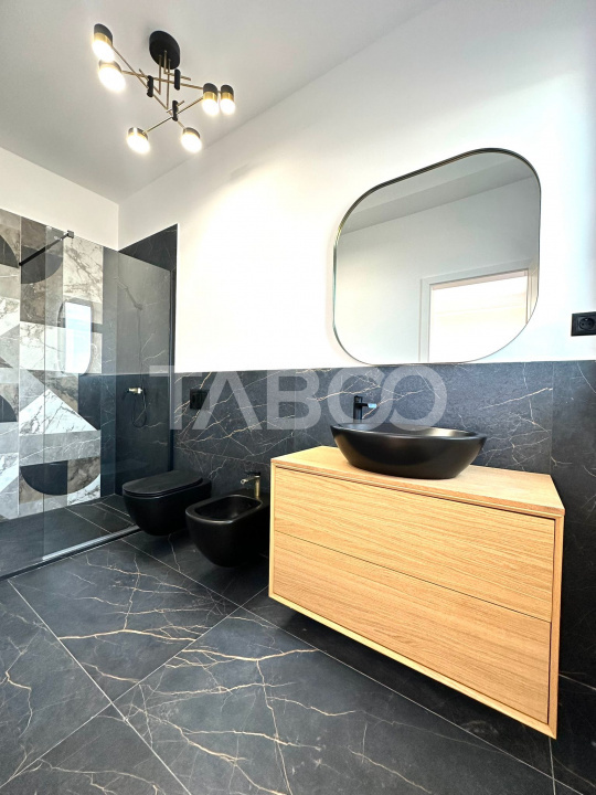 Apartamnent de tip penthouse cu 3 camere ultrafinisat in Floresti