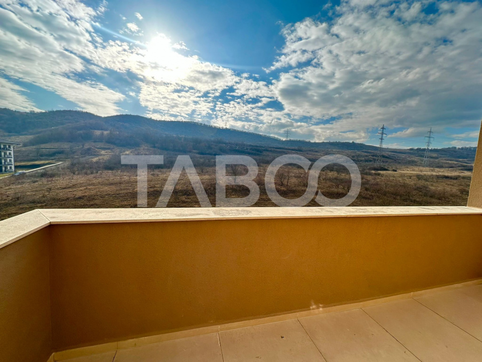 Apartamnent de tip penthouse cu 3 camere ultrafinisat in Floresti