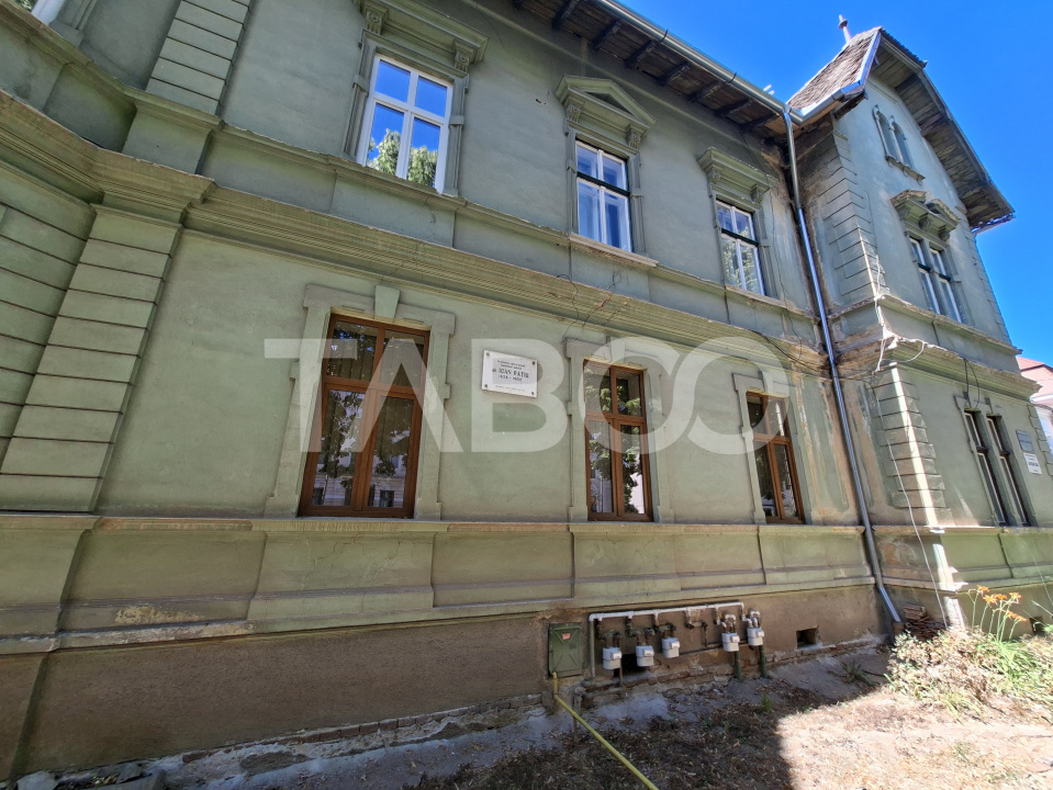 Bulevardul Victoriei - apartament 3 camere de vanzare curte garaj