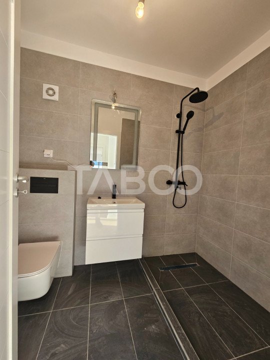 COMISION 0 Apartament 4 camere 91 mpu si LOC PARCARE Doamna Stanca 