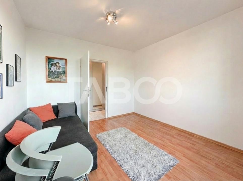 De vanzare apartament cu 4 camere mobilat zona Stadion Corvinul