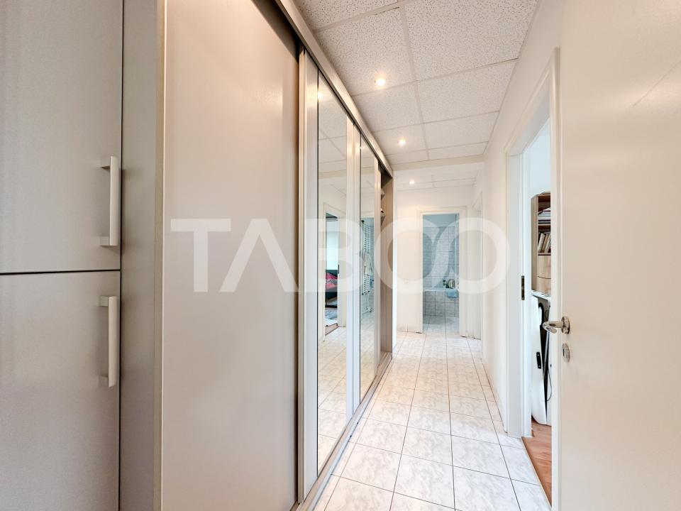 De vanzare apartament cu 4 camere mobilat zona Stadion Corvinul