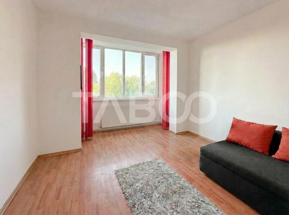 De vanzare apartament cu 4 camere mobilat zona Stadion Corvinul