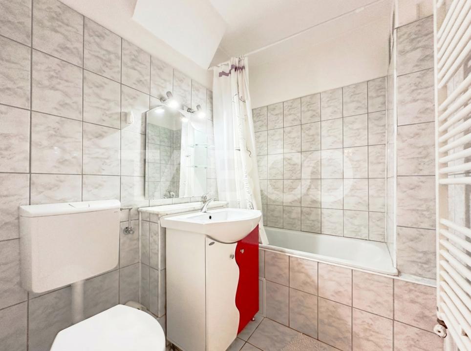 De vanzare apartament cu 4 camere mobilat zona Stadion Corvinul