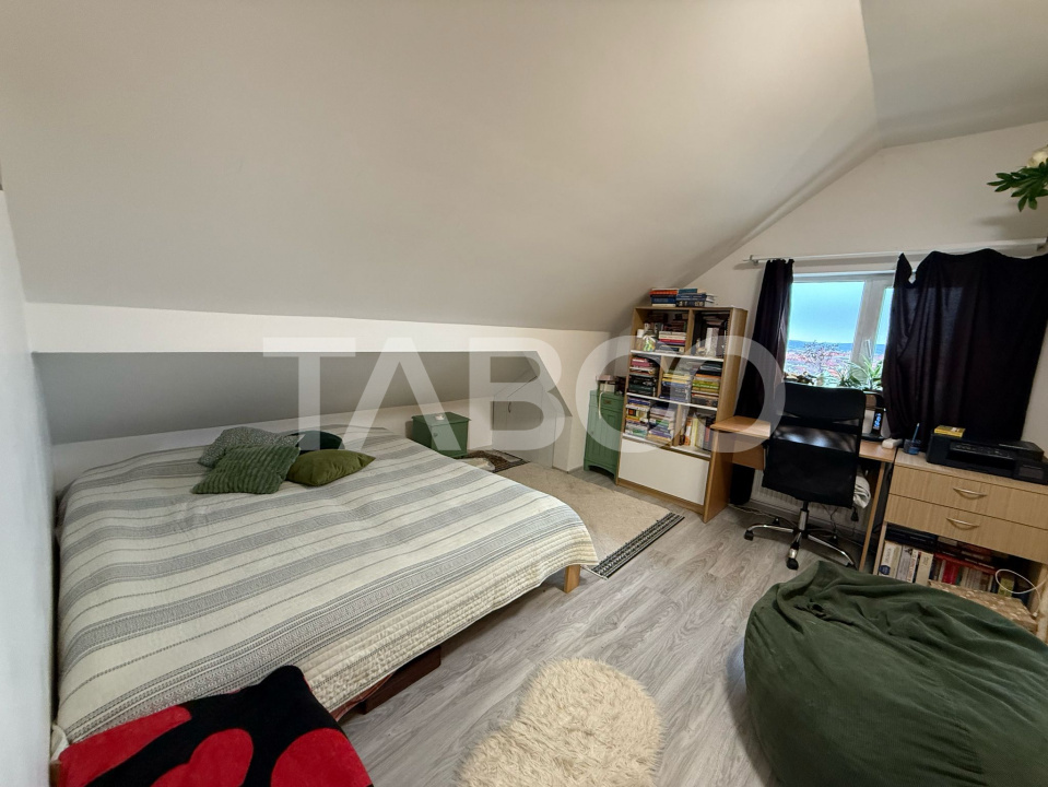 De vanzare mansarda 72 mpu 2 dormitoare zona de interes Tilisca