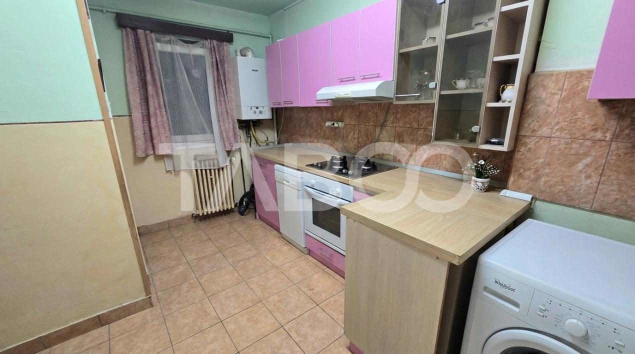 FARA COMISION - Apartament de vanzare 3 camere si balcon Siretului