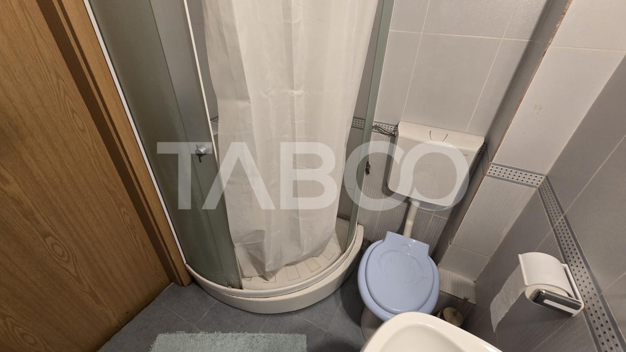 FARA COMISION-Apartament de vanzare cu 4 camere balcon parcare Lupeni 