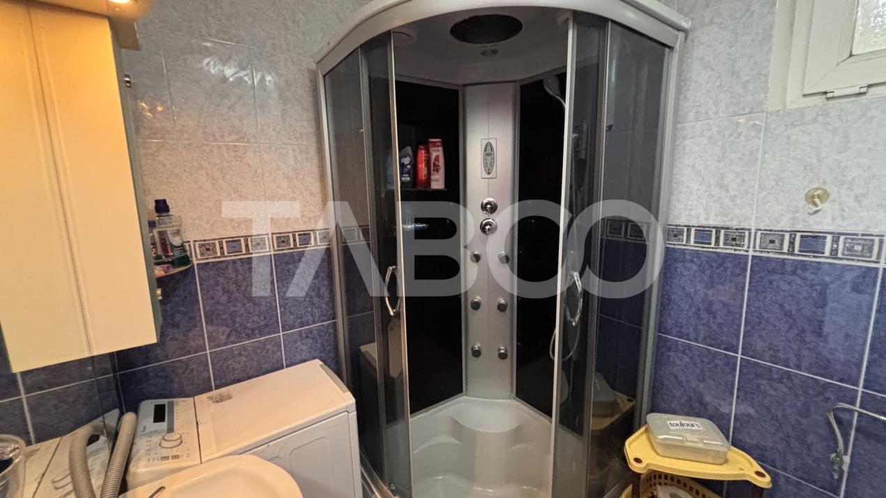 Garsoniera 33mpu de vanzare + parcare si curte privata