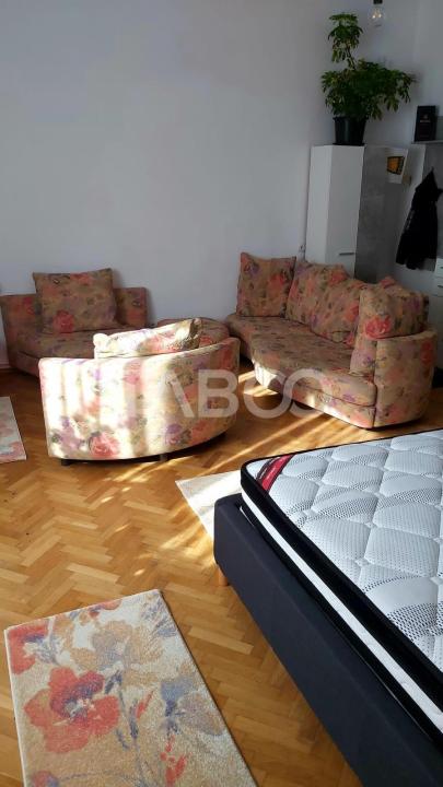 Garsoniera de inchiriat 40 mpu mobilata utilata parcare zona Sub Arini