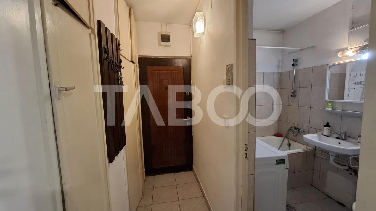 Garsoniera de inchiriat semidecomandata 27 mp zona Valea Aurie Sibiu