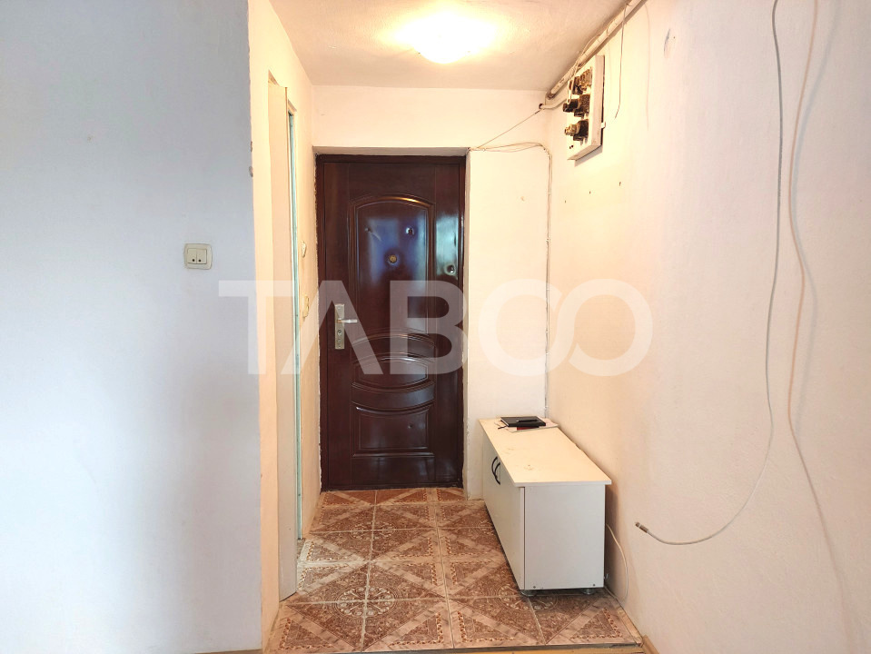 Garsoniera de vanzare 22 mp camera baie bucatarie balcon Cisnadie
