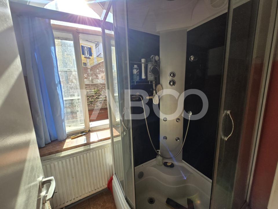 Garsoniera de vanzare decomandata 29 mp zona Centrul Istoric Sibiu