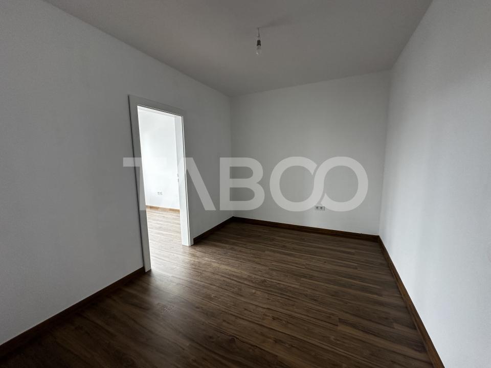 Garsoniera de vanzare decomandata 41 mpu balcon loc parcare Selimbar