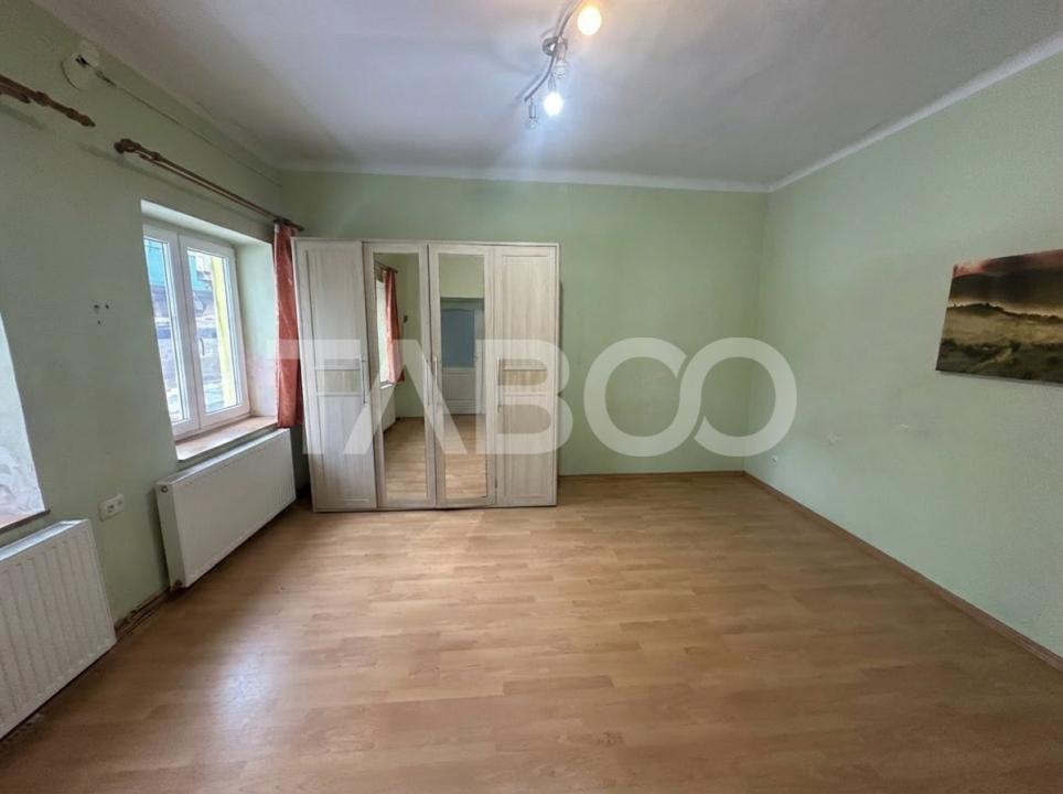 Garsoniera de vanzare si 1 loc de parcare in curte Podul Minciunilor