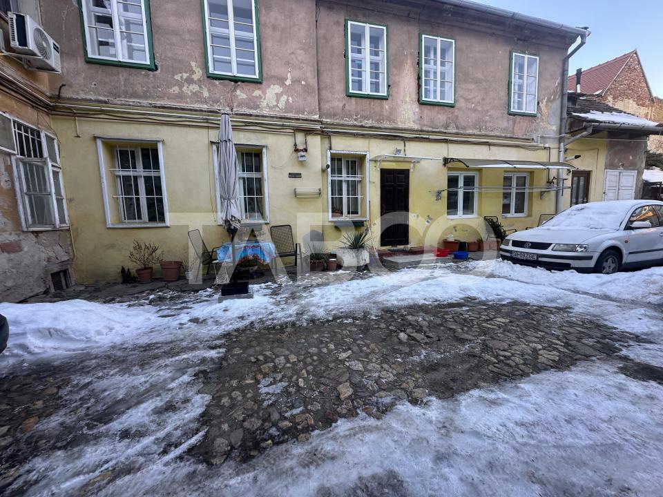 Garsoniera de vanzare si 1 loc de parcare in curte Podul Minciunilor