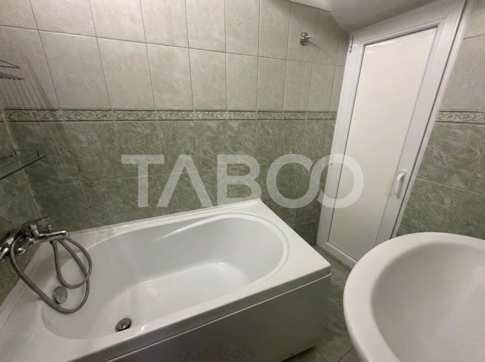 Garsoniera de vanzare si 1 loc de parcare in curte Podul Minciunilor