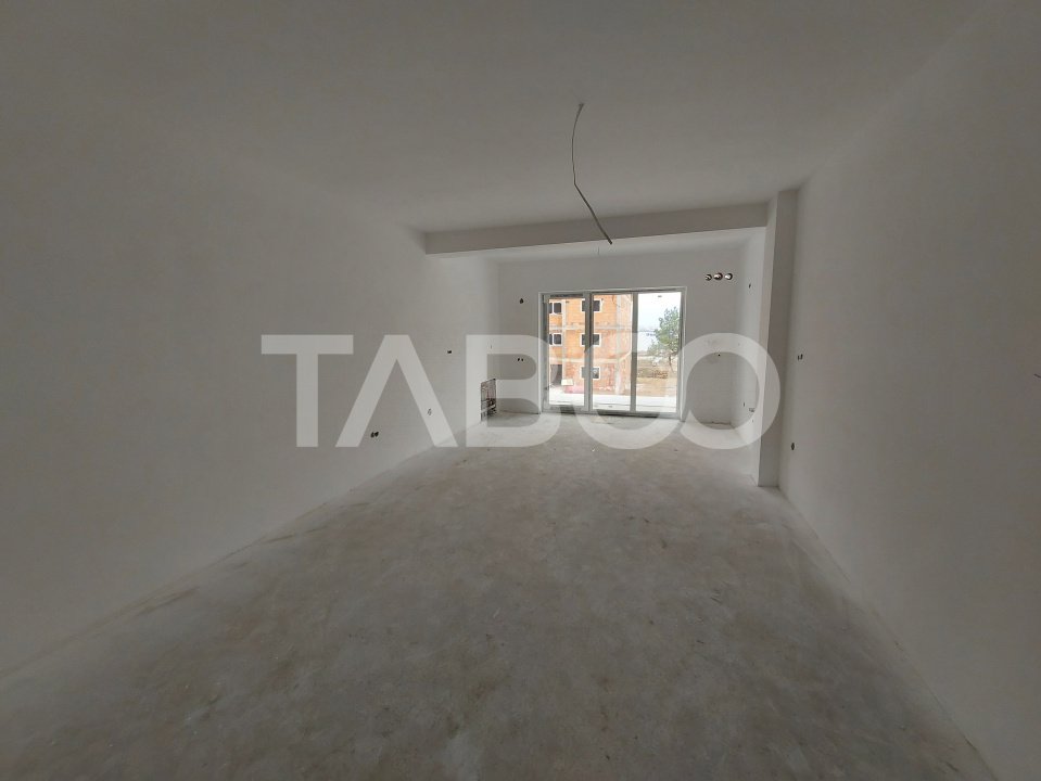 Garsoniera decomandata de vanzare 38 mpu balcon 8 mp loc parcare Sibiu