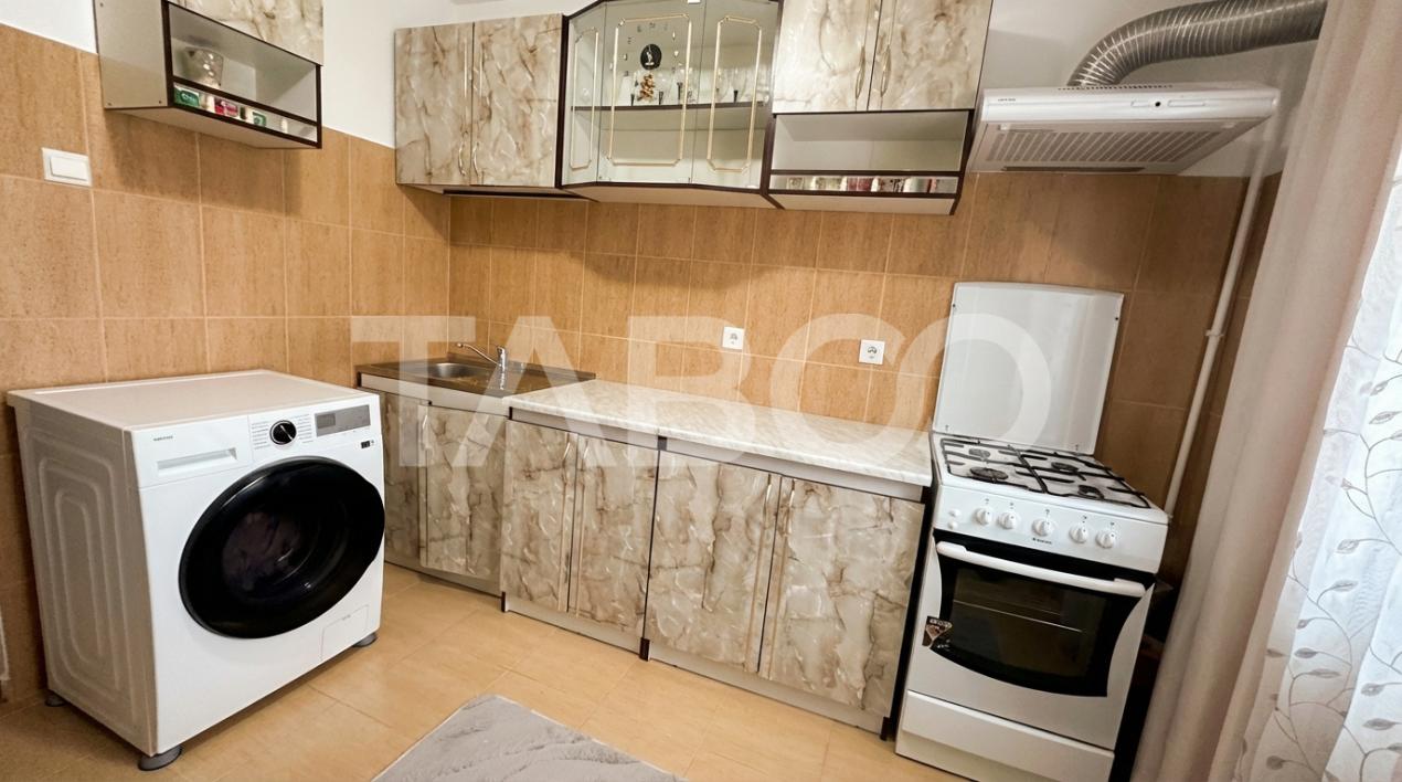 Garsoniera decomandata de vanzare etaj intermediar 1 zona Lupeni Sibiu