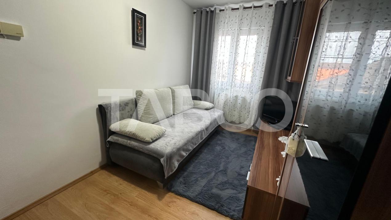 Garsoniera decomandata de vanzare etaj intermediar 1 zona Lupeni Sibiu