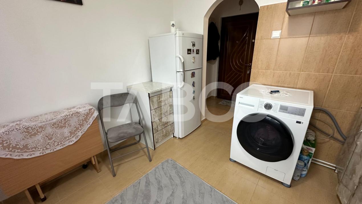 Garsoniera decomandata de vanzare etaj intermediar 1 zona Lupeni Sibiu