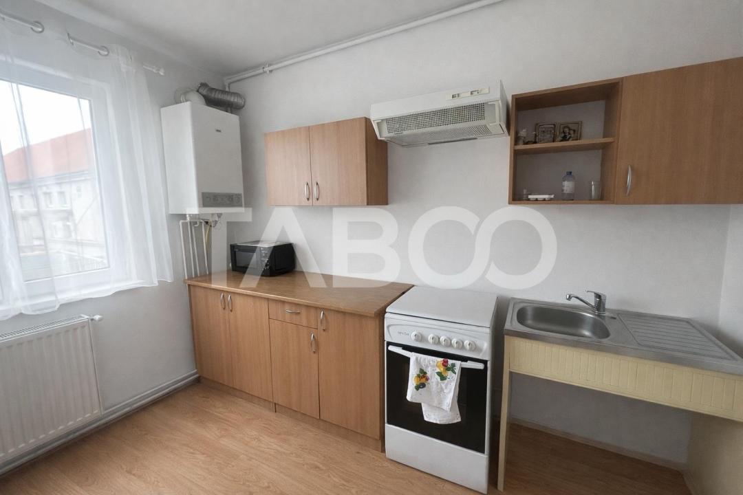 Garsoniera decomandata de vanzare in Terezian etajul 1 