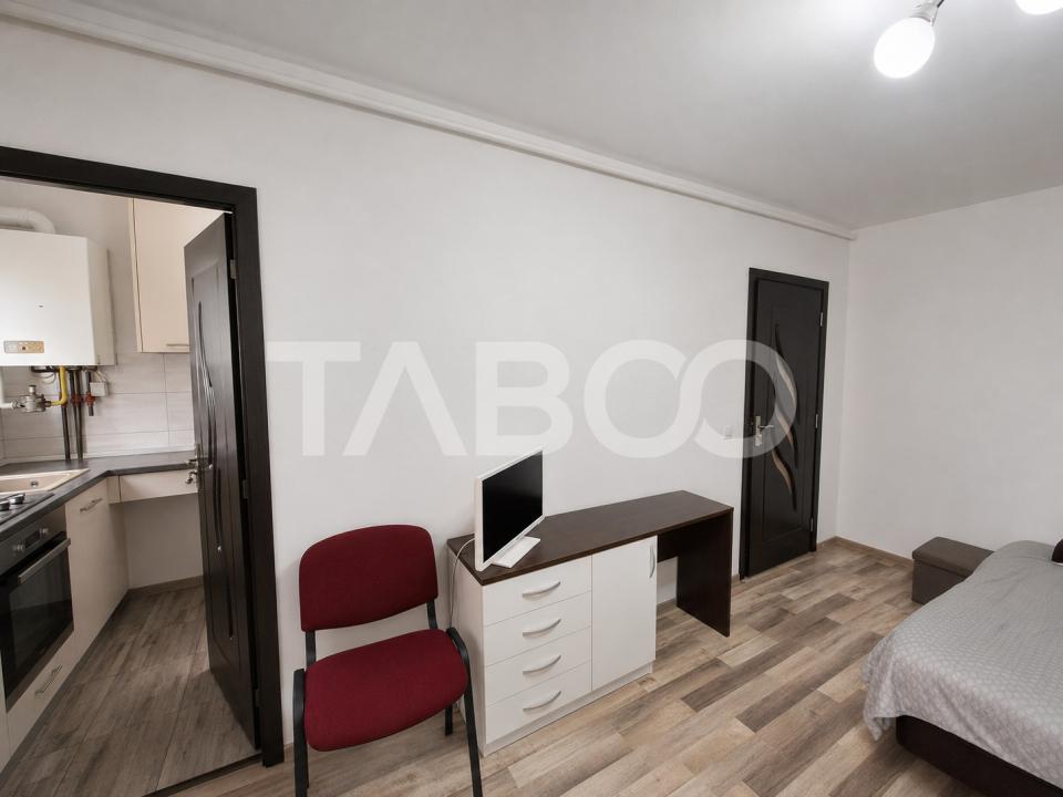 Garsoniera decomandata etaj 2 balcon Calea Dumbravii de vanzare