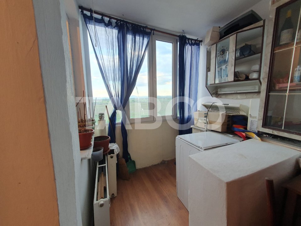 Garsoniera decomandata etaj 7 partial renovata 27 mp utili