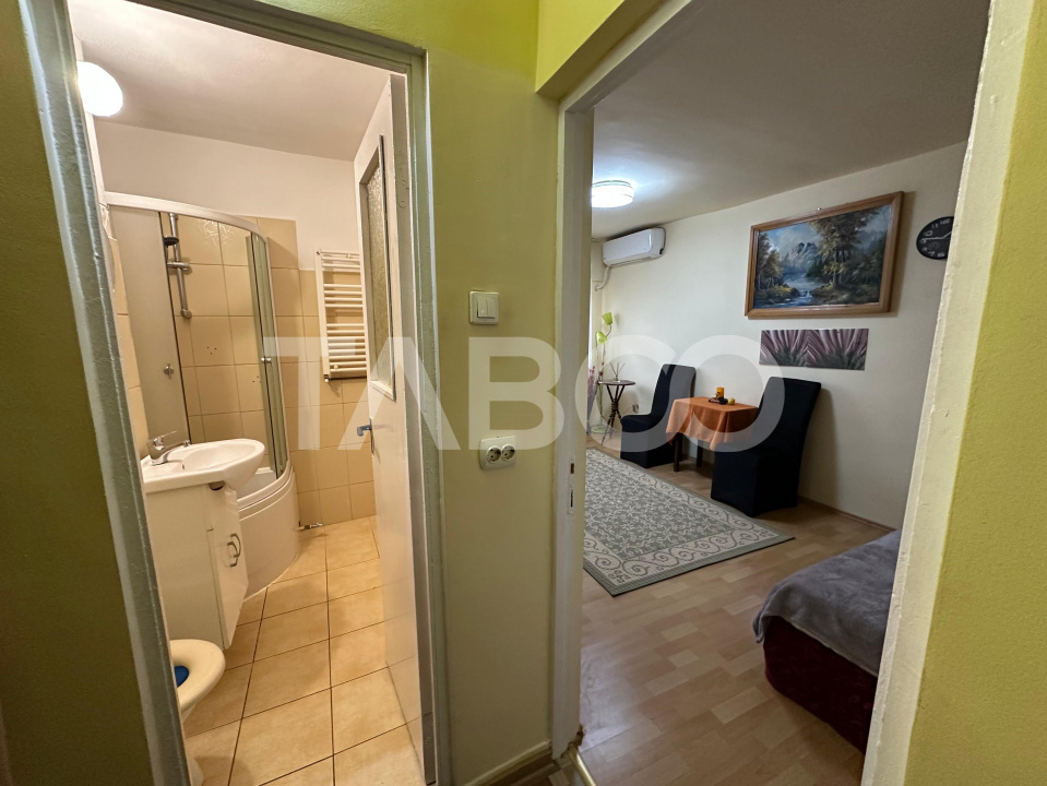 Garsoniera decomandata etaj intermediar  balcon Calea Dumbravii