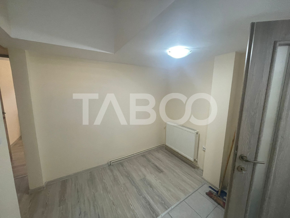 Garsoniera decomandata  renovata 32 mp utili in Sibiu