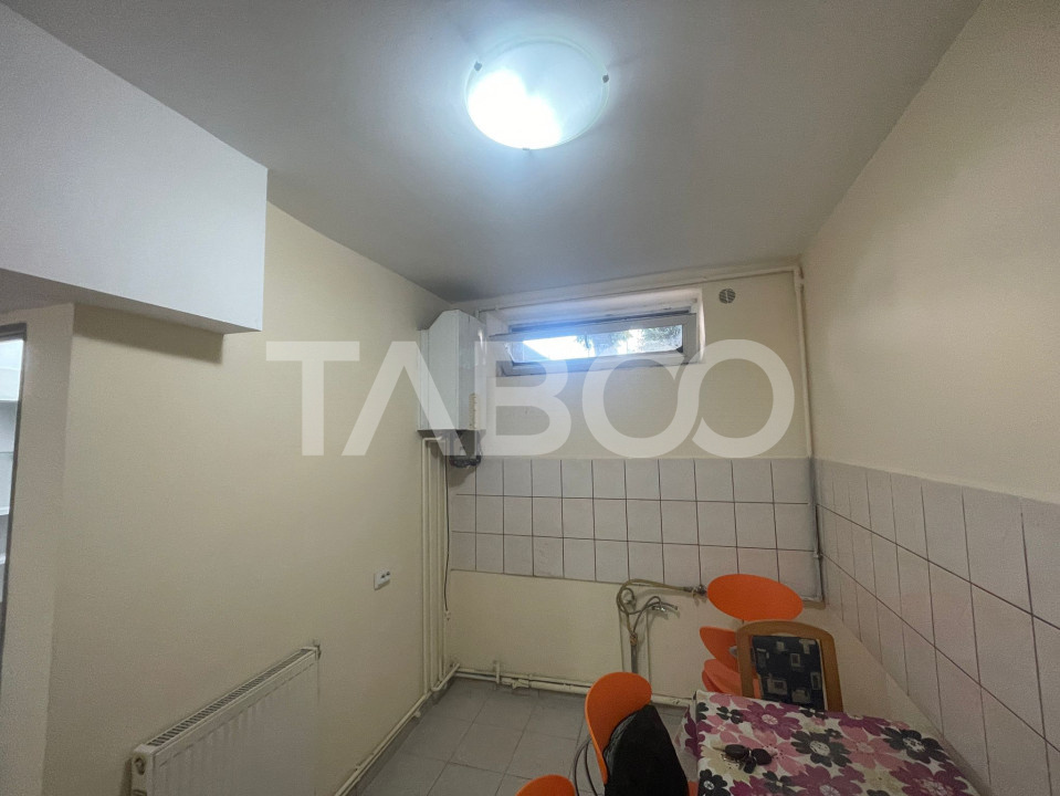 Garsoniera decomandata  renovata 32 mp utili in Sibiu