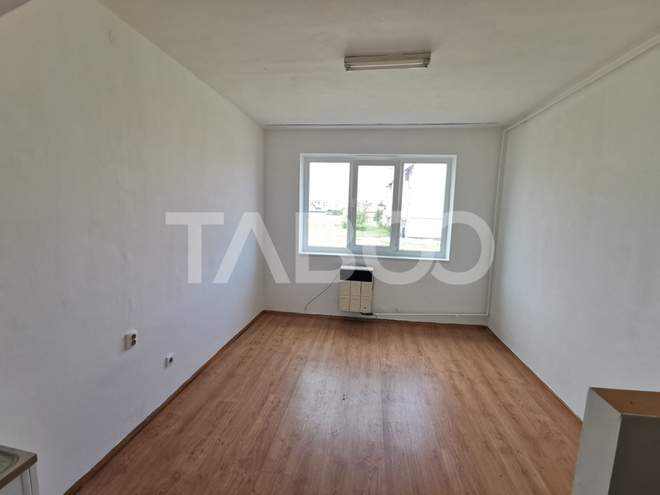 Garsoniera la etajul 1 de vanzare in zona Turnisor din Sibiu